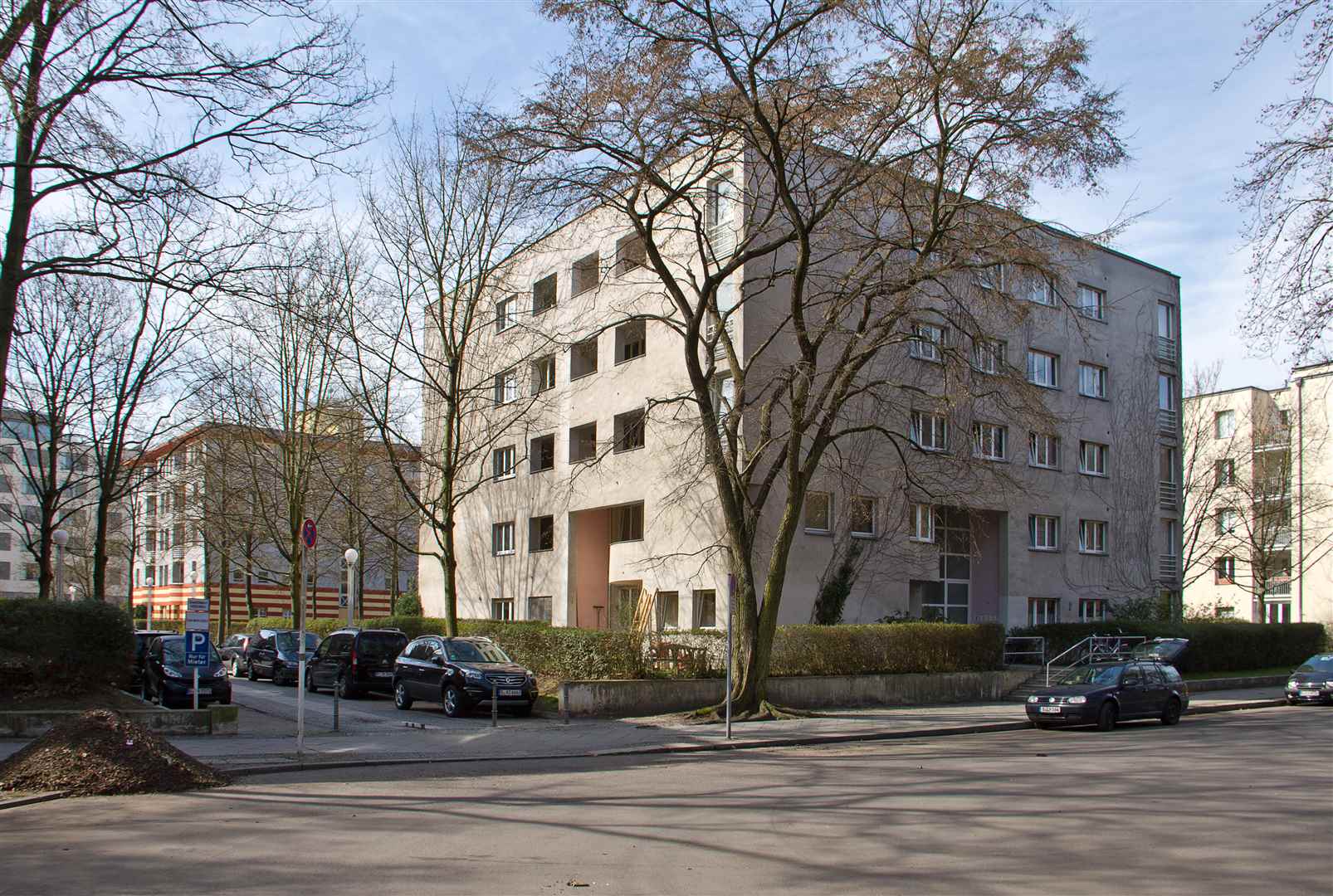 Thomas-Dehler-Straße  1
